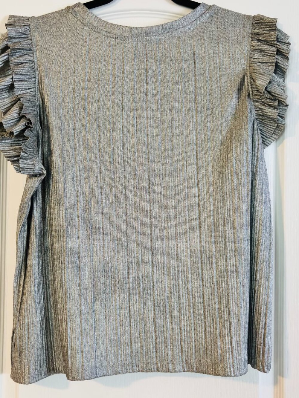 Nicole Miller NY Silver Metallic Rib Knit Ruffle Sleeve Top Women's Large - Picture 8 of 12